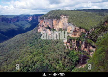 Vista da Govetts Leap Lookout con Bridal Veil Falls Blackheath Blue Mountains NSW Australia Foto Stock