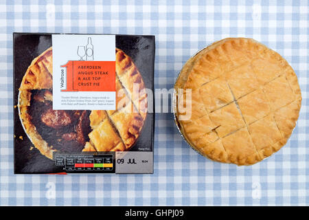 Waitrose 1 Aberdeen Angus steak pie Foto Stock