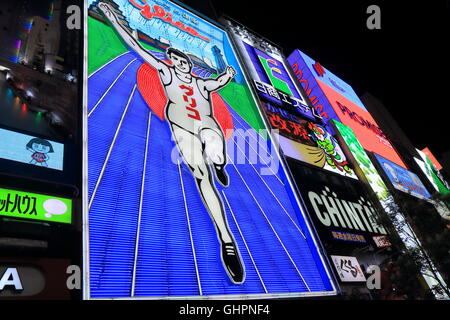 Segno Glico Dotonbori nel quartiere dei divertimenti di Osaka in Giappone. Foto Stock