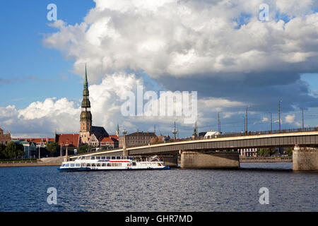 Riga, Lettonia - 4 maggio: Vista della città vecchia di Riga, Lettonia il 4 luglio 2016. Riga è la capitale della Lettonia. Foto Stock