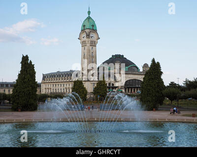 La monumentale LIMOGES BENEDICTINS stazione ferroviaria, Limoges, Limousin Francia Foto Stock