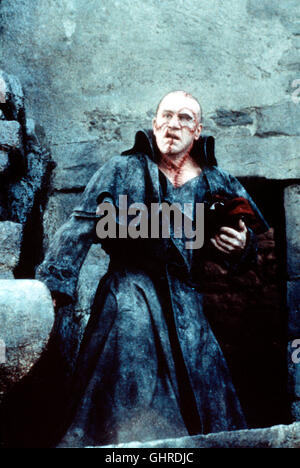 Der geniale aber skrupellose Wissenschaftler Victor Frankenstein erschafft nach zahlreichen fehlgeschlagenen Versuchen eine Kreatur schreckenerregende... Bild: Robert De Niro (Die Kreatur) Regie: Kenneth Branagh aka. Mary Shelley"s Frankenstein Foto Stock