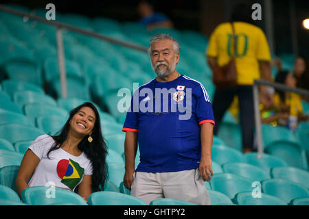 Salvador, Brasile. 10 Agosto, 2016. Olimpiadi 2016 FOOTBALL SALVADOR - Ventilatori arrivare per la corrispondenza tra il Giappone (JPN) e Svezia (SWE) il gruppo B della Olympic uomini&# Rll calcio alle Olimpiadi di Rio nel 2016 in un incontro tenutosi presso l'Arena Fonte Nova in Salvador host city di credito: Foto Arena LTDA/Alamy Live News Foto Stock