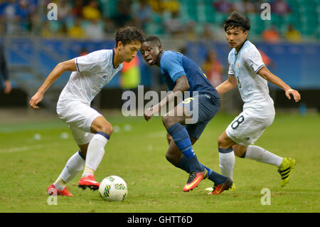 Salvador, Brasile. 10 Agosto, 2016. Olimpiadi 2016 FOOTBALL SALVADOR - corrispondenza tra il Giappone (JPN) e Svezia (SWE) il gruppo B della Olympic uomini&#39;stball Rll Olimpiadi di Rio nel 2016 in un incontro tenutosi presso l'Arena Fonte Nova Salvadost in città. (Foto: João Alvarlvarez/Fotoarena) Credito: Foto Arena LTDA/Alamy Live News Foto Stock