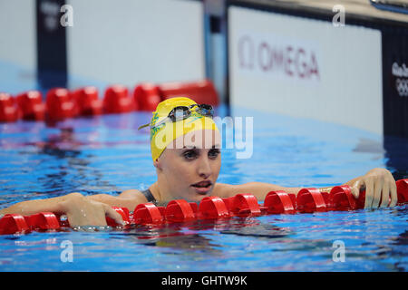 Rio de Janeiro, Brasile. 10 Ago, 2016. Taylor McKeown dell Australia reagisce dopo la donna 200m a rana semifinale del nuoto eventi del Rio 2016 Giochi Olimpici alla Olympic Aquatics Stadium di Rio de Janeiro, Brasile, 10 agosto 2016. Foto: Michael Kappeler/dpa/Alamy Live News Foto Stock