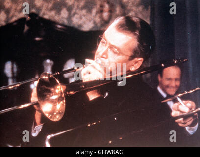 DIE Glenn Miller storia- Biographie des amerikanischen Musikers Glenn Miller (JAMES STEWART), 1905-1944, der bei einem Flugzeugunglück ums Leben kam... Regie: Gordon Flemyng aka. Il genn miller story Foto Stock