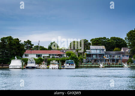 Le barche e gli edifici nel porto di Hyannis Cape Cod, Massachusetts. Foto Stock