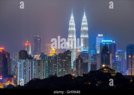 Kuala Lumpur skyline di notte, Kuala Lumpur, Malesia Foto Stock