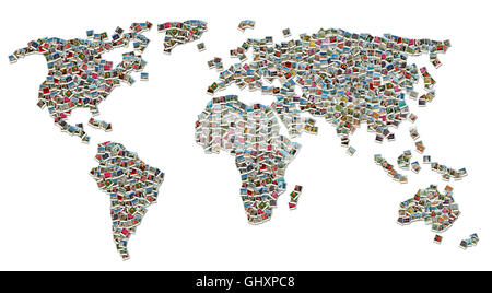 Collage di mappa del mondo fatto di colorate foto di viaggio isolato su sfondo bianco Foto Stock