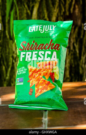 Fine luglio Sriracha organico fresca corn chips Foto Stock