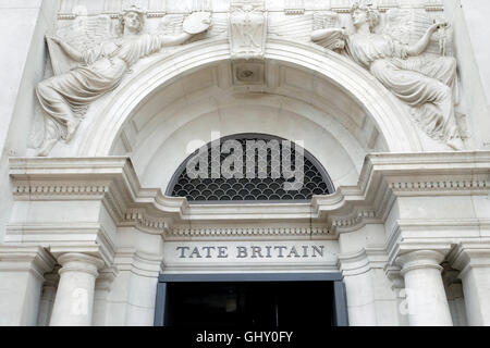 Una vista ravvicinata della Tate Britain nella zona centrale di Londra, Regno Unito Foto Stock