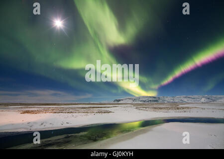 Le luci del nord (Aurora Boreale) oltre Hornafjörður, Islanda Orientale Foto Stock