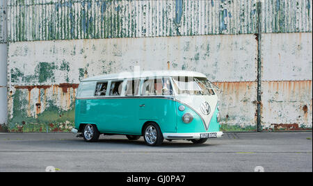 1966 VW Split Screen Volkswagen camper van. Bicester Heritage Centre, Oxfordshire, Inghilterra Foto Stock