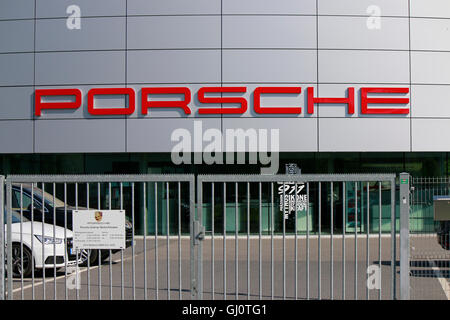 Logo der Marke "Porsche", Berlino. Foto Stock