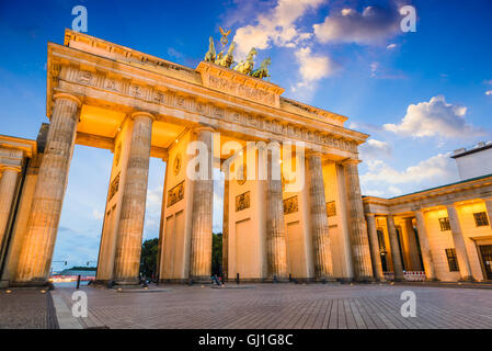 La Porta di Brandeburgo a Berlino, Germania. Foto Stock