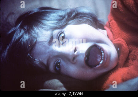 SHINING- Der Schriftsteller erfolglose Jack Torrance übernimmt einen Job als Hausmeister im menschenleeren und eingeschneiten 'si affacciano sull'-Hotel. Auf dem haus scheint ein Fluch zu Lasten, der allmählich Jack in den Wahnsinn treibt. Er greift zur Axt und versucht, seine Frau Wendy und seinen Sohn Danny (DANNY LLOYD) zu ermorden... Regie: Stanley Kubrick aka. La splendente/ Nach einem Roman von Stephen King Foto Stock