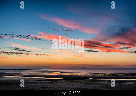 Tramonto sulla spiaggia di Margate Crepuscolo Mare Calmo thanet Kent England Foto Stock