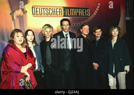 DEUTSCHER FILMPREIS 2001- am 22. Juni wird in der Deutschen Staatsoper di Berlino zum 51. Mal der 'Deutsche Filmpreis' vergeben. Dann werden die Sieger der sieben bereits nominierten Kategorien gekürt. Fotov.l.n.r.:FRANZISKA TROEGNER nominiert als beste Nebendarstellerin "Heidi M.', ANTJE WESTERMANN - beste Nebendarstellerin 'Gran Paradiso', ROBERT STADLOBER - Bester al numero Hauptdarsteller 'Pazzo', JULIAN NIDA-RÜMLIN, JUSTUS VON DOHNANYI - Bester al numero Nebendarsteller 'Dcome esperimento", Lars RUDOLPH - Bester al numero Nebendarsteller 'Der Krieger und die Kaiserin', KATRIN SASS - beste Hauptdarstellerin "Heidi M.' Foto Stock