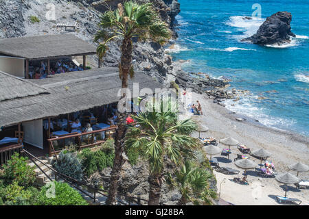 La Cala ristorante che si affaccia sulla spiaggia di Cala del Barco in La Manga Club Resort, Murcia, Spagna Foto Stock