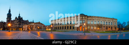 Panorama notturno di Palazzo Zwinger. Dresda. Germania Foto Stock