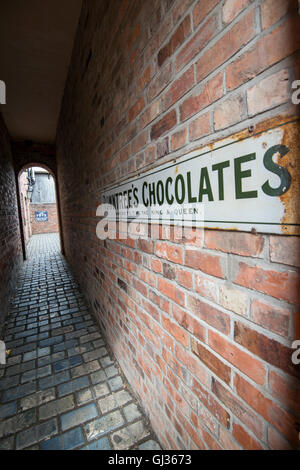 Vicolo dietro il Giubileo pasticceri presso la Beamish Open Air Museum vicino a Stanley nella Contea di Durham Regno Unito Inghilterra Foto Stock