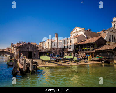 Squero di San Trovaso, Boat Yard. Dove le gondole venetain sono realizzati. Venezia, Italia. Foto Stock