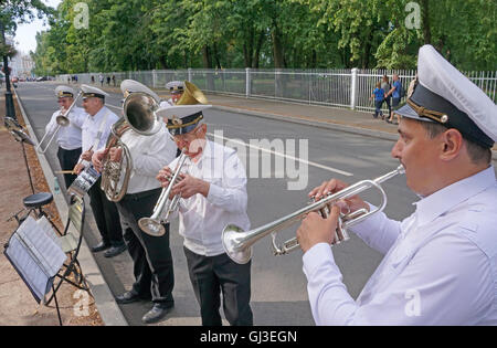 I musicisti in Pushkin vicino al Palazzo di Caterina. Foto Stock