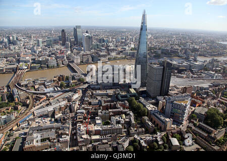 Vista aerea del Shard, Guys Hospital, il Tamigi e la City di Londra Foto Stock