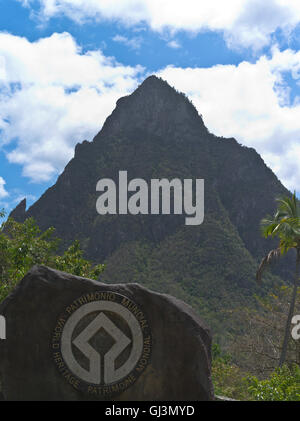 Dh Piton Peak ST LUCIA Caribbean World Heritage logo sito segno pitons Saint Lucia Foto Stock