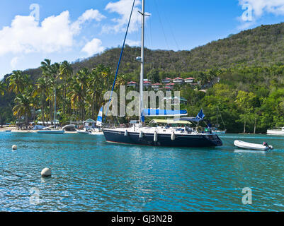 Dh Marigot Harbour ST LUCIA CARAIBI VELA Yacht passato Dottor Dolittle beach Foto Stock