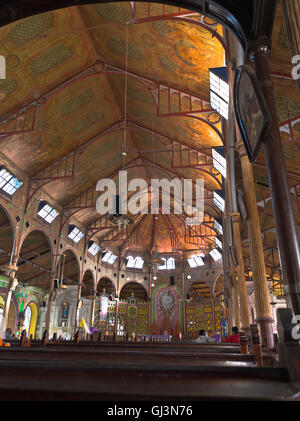 dh Castries ST LUCIA CARIBBEAN Castries Cattedrale interno ornato soffitto dipinto all'interno della chiesa Foto Stock