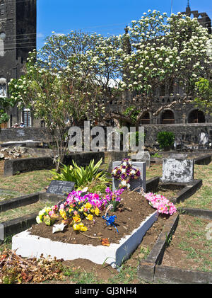 dh Kingstown ST VINCENT CARIBBEAN St Georges Cattedrale tomba cimitero cimitero lapide Foto Stock
