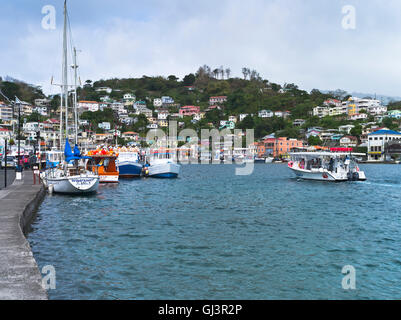 dh St George GRENADA CARIBBEAN escursione turistica tour in barca Carenage Bay yacht barche ormeggiate georges Foto Stock