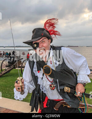 Ululano pirate durante i giorni di contrabbando in Lake Charles, Louisiana, celebrando i giorni del pirata Jean Lafitte. Foto Stock