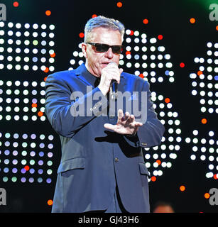 Cropredy, UK. 11 Agosto, 2016. Immagine :Fairports Convenzione Cropredy Festival 2016: Follia headline sul palco principale il giovedì sera. Data 11/08/2016 Ref: Credito: charlie bryan/Alamy Live News Foto Stock