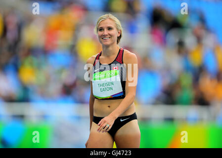 Rio de Janeiro, Brasile. 12 Ago, 2016. Brianne Theisen-Eaton del Canada compete nel salto in alto femminile del Heptathlon dell'Atletica, la via e il campo eventi durante il Rio 2016 Giochi Olimpici allo Stadio Olimpico di Rio de Janeiro, Brasile, 12 agosto 2016. Foto: Michael Kappeler/dpa/Alamy Live News Foto Stock