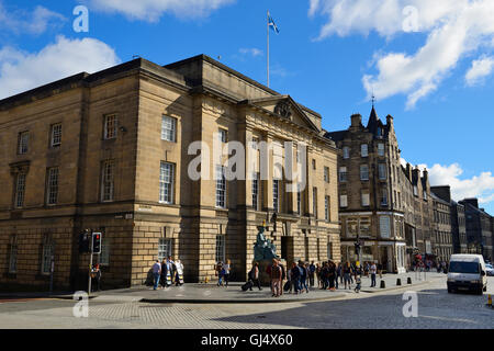 Alta Corte di Justiciary su Lawnmarket, Royal Mile di Edimburgo, Scozia Foto Stock