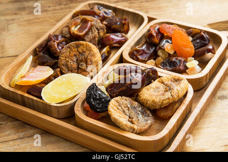 Mix di frutta secca, frutta candita con pistacchio e mandorla dadi Foto Stock