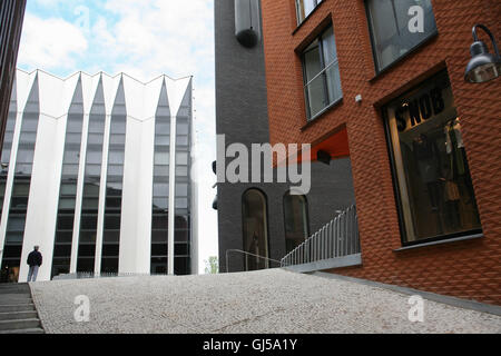 Il centro di Rotermann/ Kaubamaja complesso per lo shopping è uno dei più recenti esperienze di shopping a Tallinn. Alla moda della zona alla moda di s Foto Stock