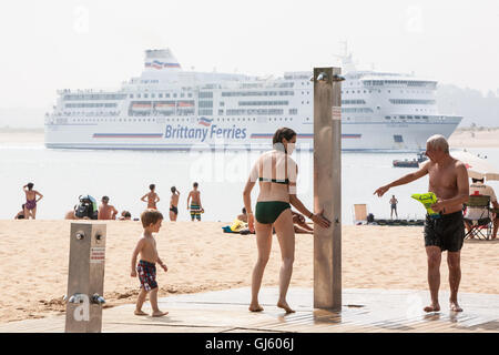 Il porto di Santander,Cantabria,Spagna.spiaggia Playa del Sardinero,beach,Spagna settentrionale.MV Pont Aven Brittany Ferries provenienti dal Regno Unito, Foto Stock