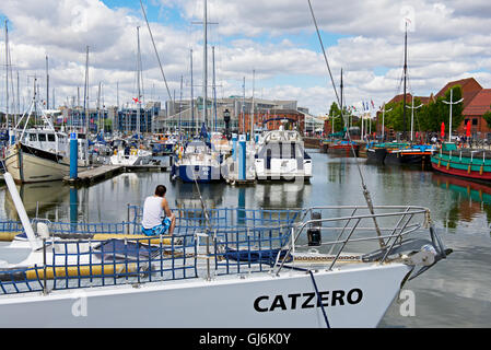 Yacht, Catzero, nella Marina di Kingston-on-Hull, East Yorkshire, Humberside, England Regno Unito Foto Stock