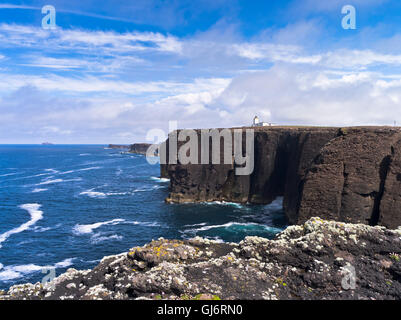 Dh Eshaness Lighthouse ESHANESS SHETLAND scogliera sul mare top luce casa costa Shetland esha ness gran bretagna Foto Stock