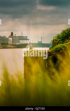 Germania, Amburgo, HafenCity harbor, crociera, "Queen Elizabeth" Foto Stock