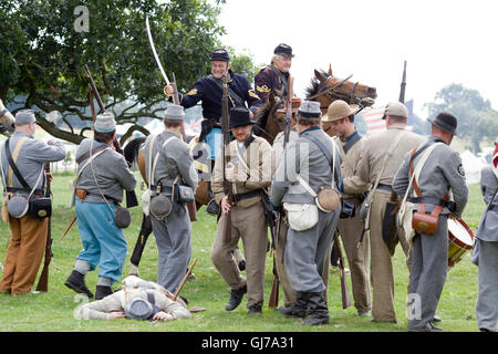 Unione dei soldati sul campo di battaglia della Guerra Civile Americana rievocazione storica Foto Stock