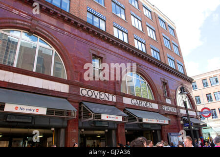 Il Grade ii Listed Covent Garden di Londra metropolitana stazione della metropolitana sulla linea Piccadilly tra Leicester Square e la stazione di Holborn Foto Stock