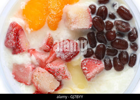 Bianco giapponese di gelato con frutta Foto Stock