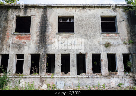 Abbandonata la fabbrica metallurgica in attesa di una demolizione Foto Stock