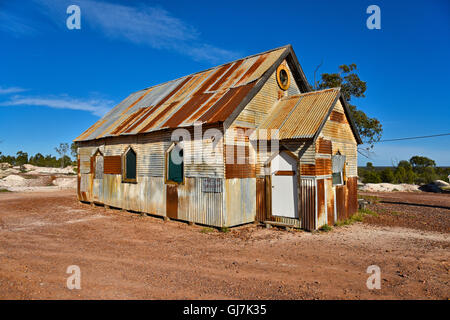 "Dea del 1967' Church, il set del film per un 2000 film da protagonista di Rose Byrne nell'outback opal città mineraria Lightning Ridge Foto Stock