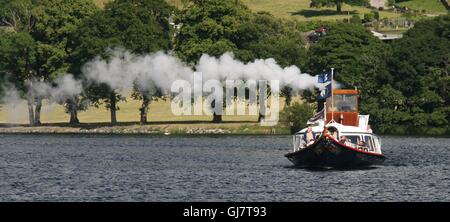 Steam Yacht Gondola sul Coniston Foto Stock