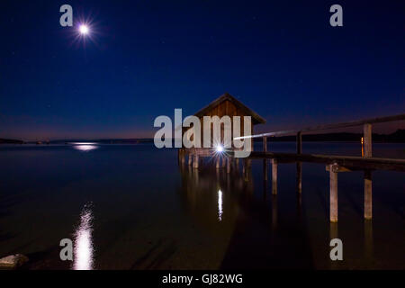 In Germania, in Baviera, Stegona, Ammersee (Lago Ammer), luna, al chiaro di luna Foto Stock